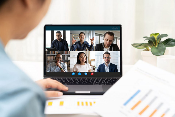Collaborative virtual meeting on a laptop computer