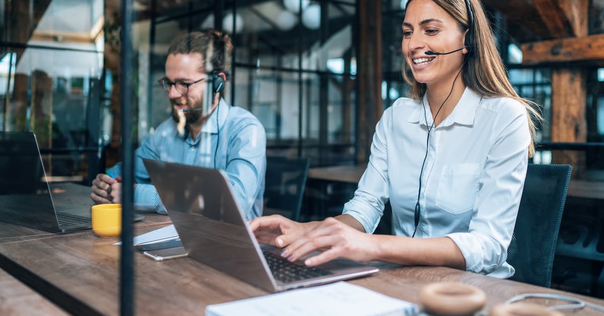 Help Desk vs On-Site Support: Choosing the Right Tier for Your Business