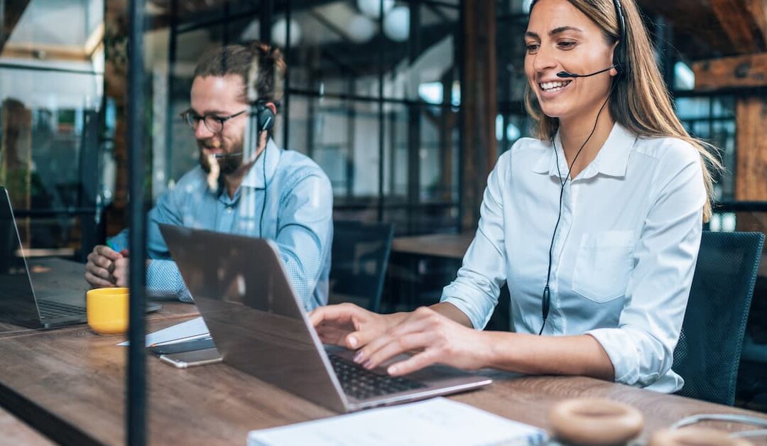 Help Desk vs On-Site Support: Choosing the Right Tier for Your Business